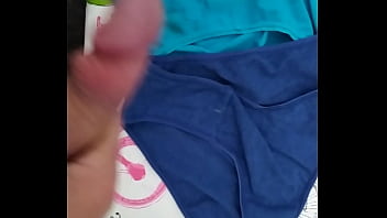 Preview 1 of Porn Asd Broz - corrida en bragas de mi mujer 173