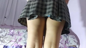 Preview 1 of Rai Bed Saleep - &iexcl_Me cojo a mi MI VECINA PRESUMIENDO lo bien que se ve&iacute_a DEPILADA para su NOVIO y no aguante y me aprovecho para METERSELO de una y LLENARLA de SEMEN a mi VECINA (casero real )