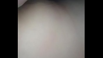 Preview 2 of Wwe Sex Fightboy Girls - Mi mujer se deja colar dos dedos