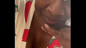 Preview 1 of South 3xxx - Capsicum Cuming... With a phat ass like this it has to be Wagon Wednesday! #over40club #over50club #sexymature #sexymature...