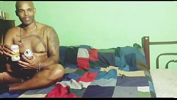 Preview 1 of To Much Cock For My Mom - FICA DE 4 PISCA O CU E JOGA ESSA PORRA TODA PRA FORA