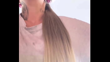 Preview 1 of Xvideos Animal Super Video Xxx - Eu na academia fazendo meu treino me deu muito calor tirei a camiseta e fiquei de suti&atilde_ o tes&atilde_o era grande .( bucetinha toda molhadinha )