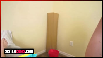 Preview 1 of Virgen Pussy Porn - SisterCums.com ⏩ Blowjob after Cleaning