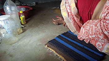 Preview 1 of Penang Vandi Anal - पलंग के नीचे फसी हुयी आंटी को जबरदस्त पेला ! साफ हिंदी आवाज मे अश्लील