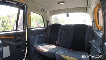 Preview 1 of Ch T Em R I Anh I S Ng Qu I - Skinny brunette got free ride