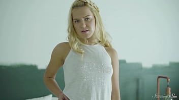 Preview 1 of Serena Wood Xxx - Blonde Teen Valentine Is Pleasing Her Young Box So Hot!