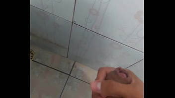 Preview 1 of Half Sexi - Novinho gozando muito