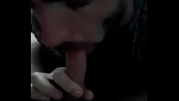 Preview 1 of Tube Tugjob - Mamando no carro