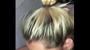 Preview 4 of Xxxxv Bideo - Rubia recibe toda la leche en la cara