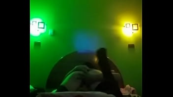 Preview 4 of Asin Street Met Com - PUTA TIENE ORGASMO CON DEDO METIDO EN EL CULO