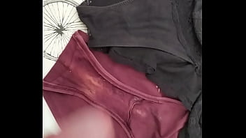 Preview 2 of Frist Taime - corrida en bragas de mi mujer 165