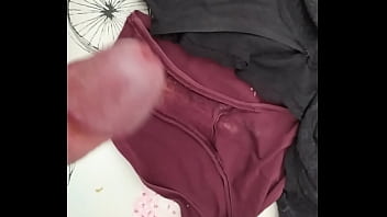 Preview 3 of Frist Taime - corrida en bragas de mi mujer 165
