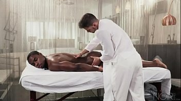 Preview 2 of Beegindian Hd Xxx - Moreno musculoso y culon