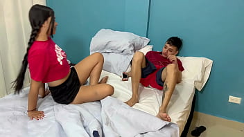 Preview 2 of Diana Didi - Peque&ntilde_a hermanastra debe pagar su nuevo celular con sexo brutal a su hermanastro&nbsp_mayor. PRIMERA PARTE