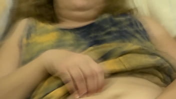 Preview 2 of Drink The Female Orgadam - MATURE step MOTHER,  FULL MASTURBATION ON THE BEACH IN FRONT OF HER SON&#039_S FRIEND - ARDIENTES69