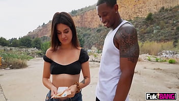 Preview 1 of Nahati Hui Bhabhi Ka Xxx Vidio - Valkiria Lapiedra Has Surprise Outdoor Sex