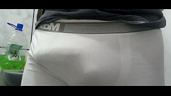 Preview 4 of Lefi - Pau vibrando na cueca