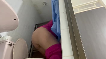 Preview 1 of Priest Punishing Girl - Camara amateur graba a pacientes y enfermeras meando en ba&ntilde_o publico