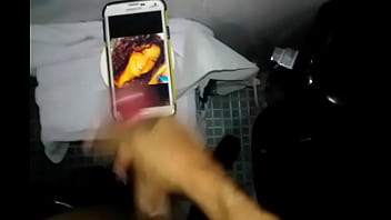 Preview 2 of Espiando A Mi Tio Dormido - Leche para amiga perra
