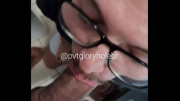 Preview 1 of Teen Titti - Eu mamando o hetero casado tatuado fora do GH e ele mesmo pediu pra gravar... (COMPLETO NO RED)
