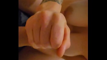 Preview 3 of Anales Caseros - My stepsister just come to me and make ma a handjob. She wanted to make me happy,  so she put finger in my ass
