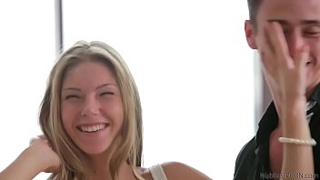 Preview 1 of Wild Animals Fuck In Girl - joven