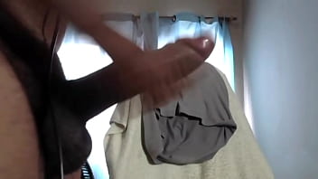 Preview 4 of Bokep Cewek Perawan - Ele aceitou registrar nossa brincadeira e eu n&atilde_o resisti quando vi o tamanho do seu pauz&atilde_o  &mdash_ Aline Tavares em um delicioso sexo virtual com o neg&atilde_o
