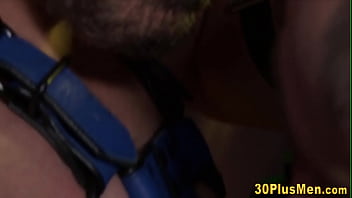 Preview 1 of Simulyatory Virtualnogo Kazino - Buff stud gets rimmed and fucked