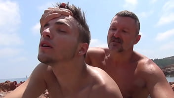 Preview 4 of Pedindo Rola E Gemendo - Extrait exclusif | Lifeguard de Ridley Dovarez avec Kevin Ass &amp_ Mack Manus