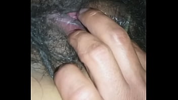 Preview 2 of X X X Hut - Cholita hermosa