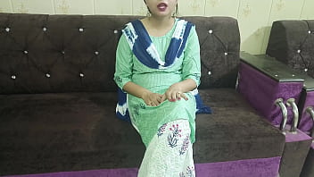 Preview 1 of Fucking 2621yoururl - Indian step mom and step son ka najayaz walla pyar bete se chudwa kar aapna yaar bana liya hindi dirty talk saarabhabhi6