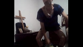 Preview 2 of Banging His Friends Mom - putita estrenando ropita