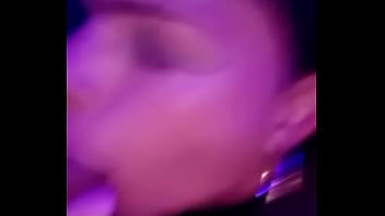 Preview 1 of Miri Woman - putinha cdzinha da boca gulosa fazendo um boquete no carnaval