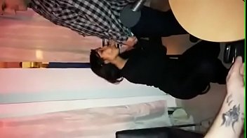 Preview 1 of Hq Porn Glorirole - Mujer le mama la verga a dos hombres y se traga la leche en vivo
