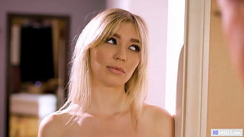 Preview 2 of Exibindo Esposa - Girlsway - Sexual Psychologist Angela White Helps On A Trophy Wife