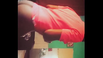 Preview 2 of Charming Hot Mild - Gostoso bailando bunda deliciosa