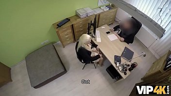 Preview 1 of Group Brazzers 2019 - VIP4K. Verf&uuml_hrerisches K&uuml_ken mit gro&szlig_en Titten reitet Schwanz f&uuml_r viel Geld