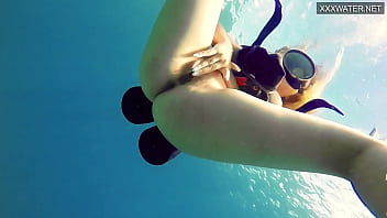 Preview 3 of Desnudos Cine Mexicano - Hottest underwater sea erotics of Kasandra Lufi