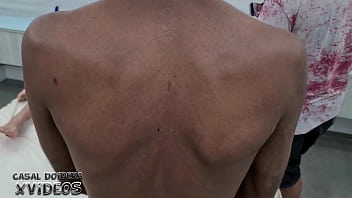 Preview 3 of Fazendo Sexo Com Cavalo - Bastidores da filmagem da novinha Karolzinha liberando muito cu e falando como faz pra gravar mesmo sendo casada