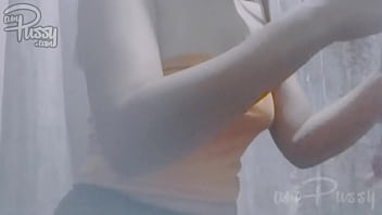Preview 1 of Pee Spy Kamera - Amateur nude girl doing laundry