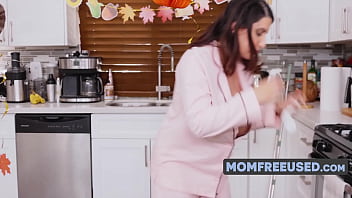 Preview 1 of Chori Chpe Xnxx - Liberal Stepmoms Thinks FreeUse Sex Isn&#039_t Taboo