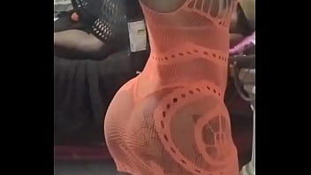 Preview 3 of Sleeping Aunt Nude - Amei minha nova roupa s&oacute_ faltou o boy