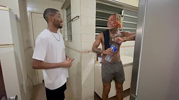 Preview 2 of Brutal Dap Teen - T&eacute_cnico que usa calcinha