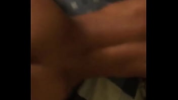 Preview 2 of Dabbing Butt - Breeze snapping baccshots early in the am before work
