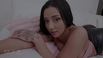 Preview 1 of Claudia Sonora - Vitoria Beatriz swallows Natasha Rios fist with her big ass to stretch for dp with five big cocks,  lots of atm,  anal rimming