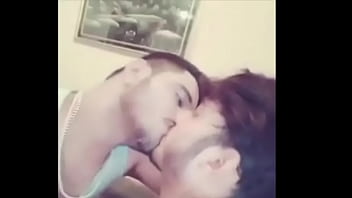 Preview 2 of Como Se Destanpan La Nirgen - Hot Desi Kiss Between Two Indian Guys | gaylavida.com