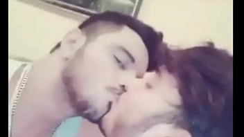 Preview 3 of Como Se Destanpan La Nirgen - Hot Desi Kiss Between Two Indian Guys | gaylavida.com
