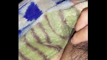 Preview 1 of Curter Cruter - Me masturbo alguien que me ayude