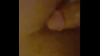 Preview 3 of Cock Rubbed On Photo Of Milf - Aleman de piso del Hotel bien dotado