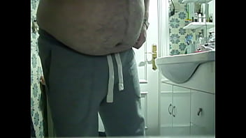 Preview 1 of Big Ass Lesbian Toung In Ass - Paja antes de la ducha